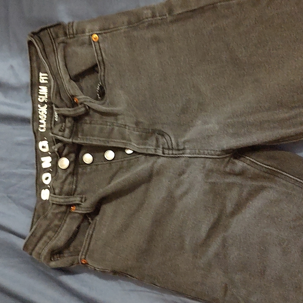 Song bell bottom style jeans